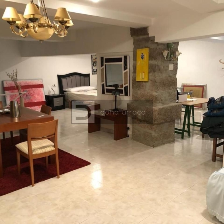 VENTA/ALQUILER IMPRESIONANTE LOCAL EN EL CASCO ANTIGUO
