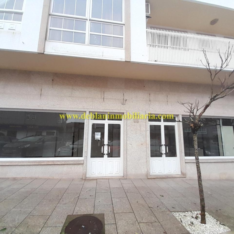 LOCAL DE 122 M2 EN EL CENTRO DE TUI