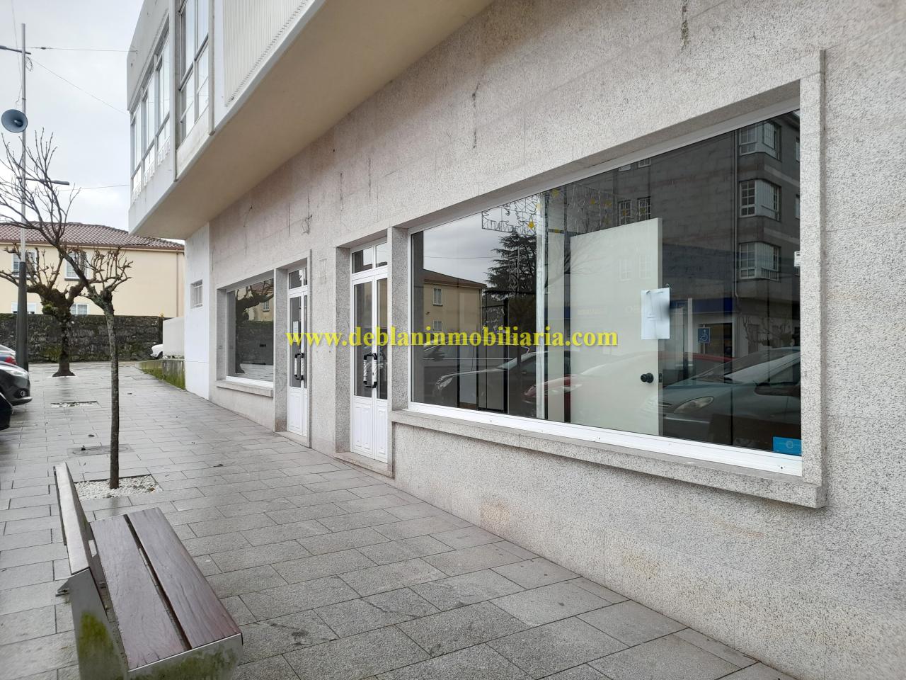 170429515087300024833_170429474442 LOCAL DE 122 M2 EN EL CENTRO DE TUI