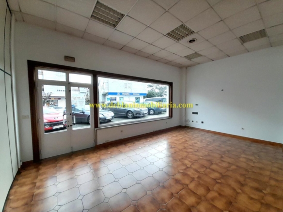 LOCAL DE 122 M2 EN EL CENTRO DE TUI
