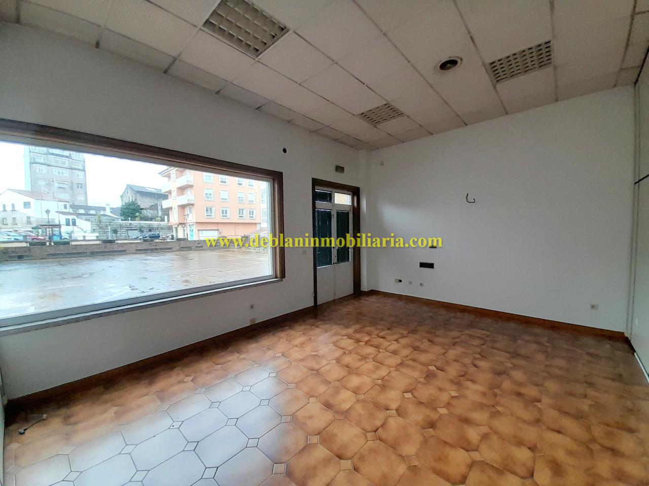 170429515309500024833_170429474923 LOCAL DE 122 M2 EN EL CENTRO DE TUI
