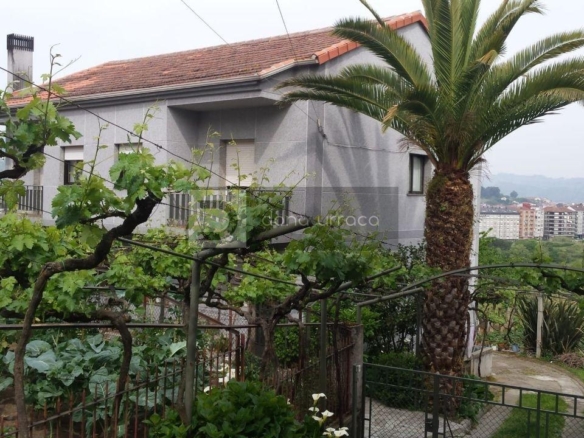 VENTA DE CASA EN OURENSE ZONA A CUÑA CON TERRENO