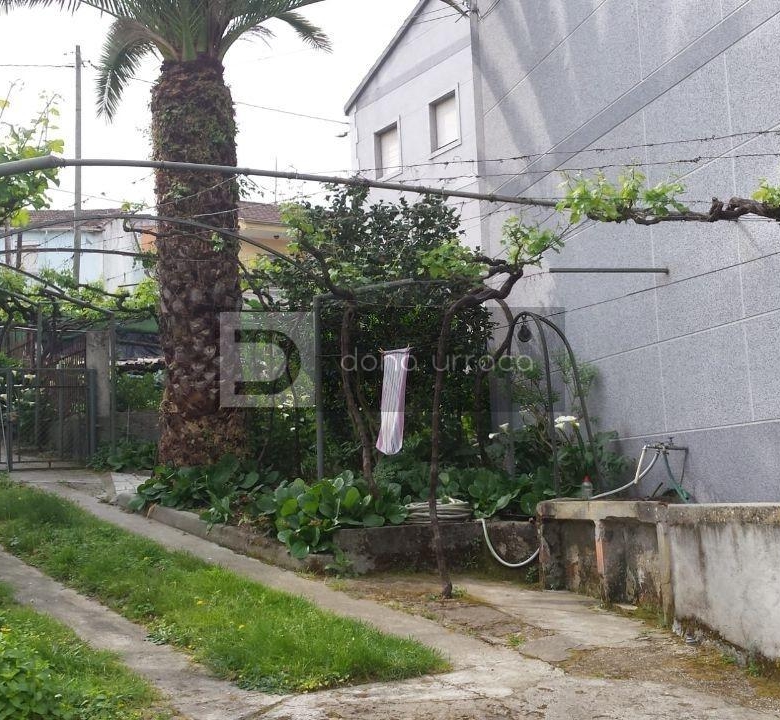 VENTA DE CASA EN OURENSE ZONA A CUÑA CON TERRENO