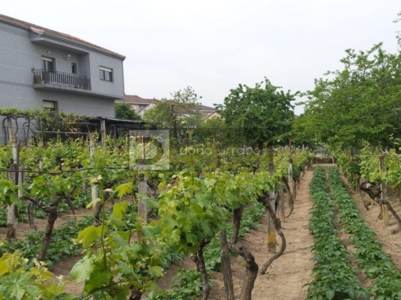 VENTA DE CASA EN OURENSE ZONA A CUÑA CON TERRENO