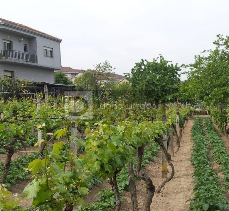 VENTA DE CASA EN OURENSE ZONA A CUÑA CON TERRENO