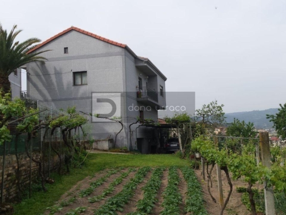 VENTA DE CASA EN OURENSE ZONA A CUÑA CON TERRENO