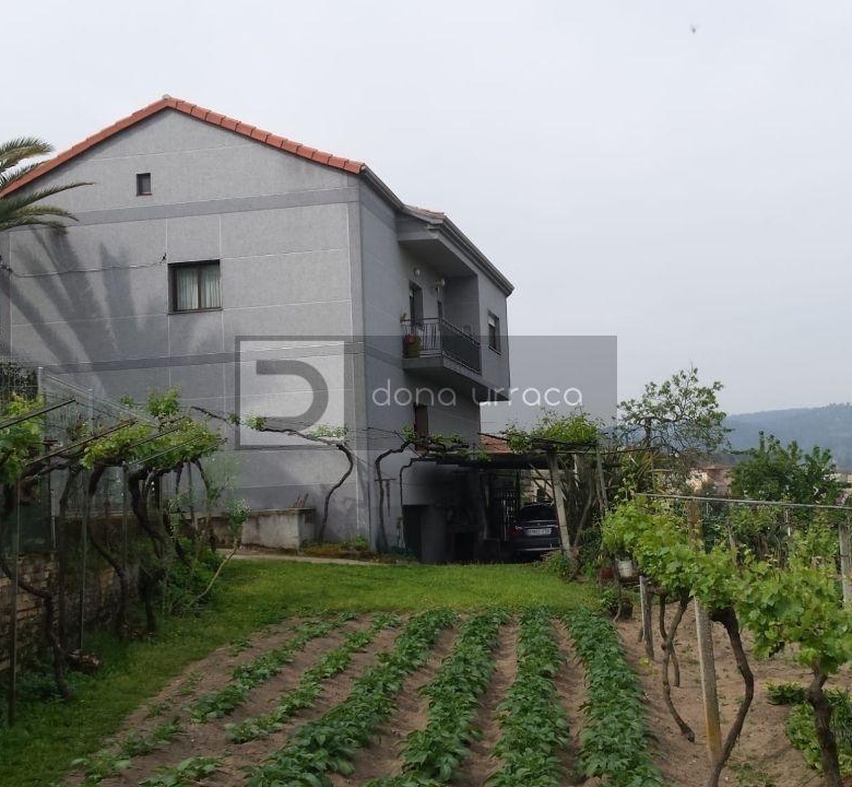 VENTA DE CASA EN OURENSE ZONA A CUÑA CON TERRENO