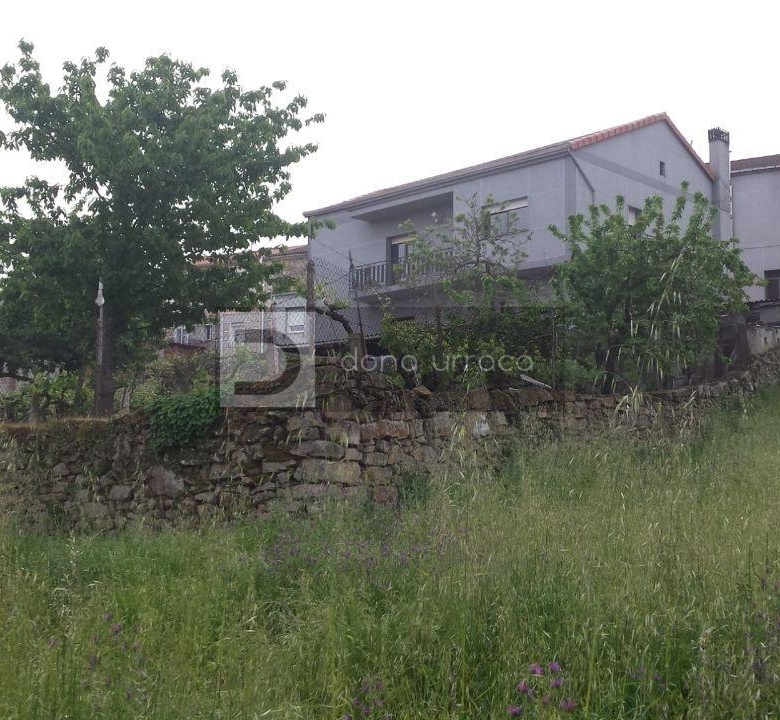 VENTA DE CASA EN OURENSE ZONA A CUÑA CON TERRENO