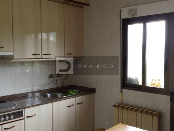 VENTA DE CASA EN OURENSE ZONA A CUÑA CON TERRENO