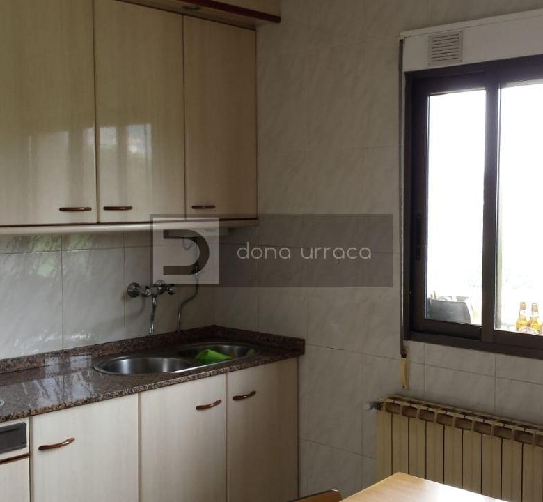 VENTA DE CASA EN OURENSE ZONA A CUÑA CON TERRENO