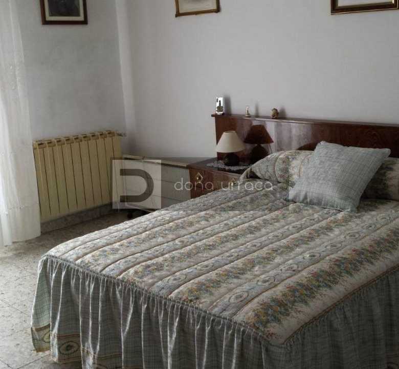 VENTA DE CASA EN OURENSE ZONA A CUÑA CON TERRENO
