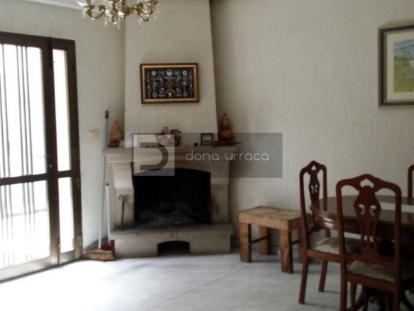 VENTA DE CASA EN OURENSE ZONA A CUÑA CON TERRENO