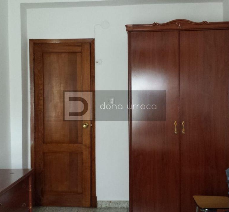 VENTA DE CASA EN OURENSE ZONA A CUÑA CON TERRENO