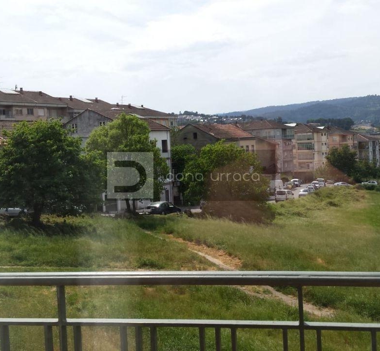 VENTA DE CASA EN OURENSE ZONA A CUÑA CON TERRENO