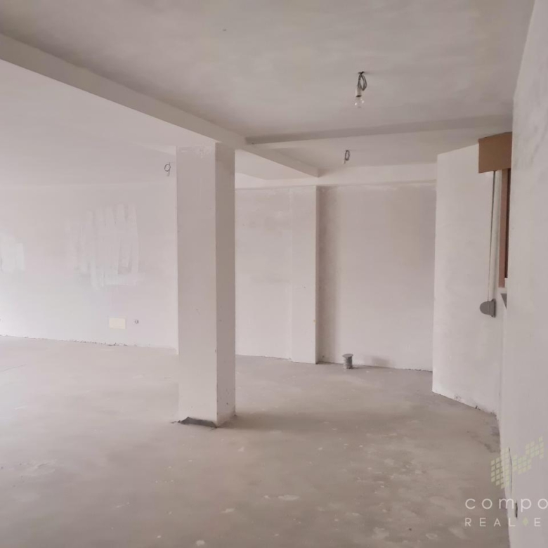 Tu oficina con 2 plazas de garaje
