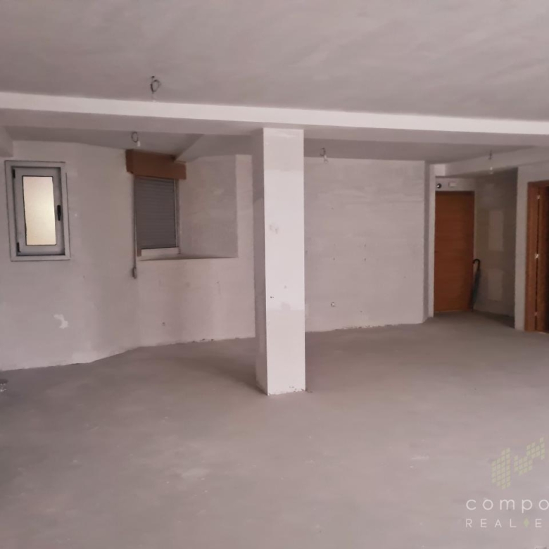 Tu oficina con 2 plazas de garaje