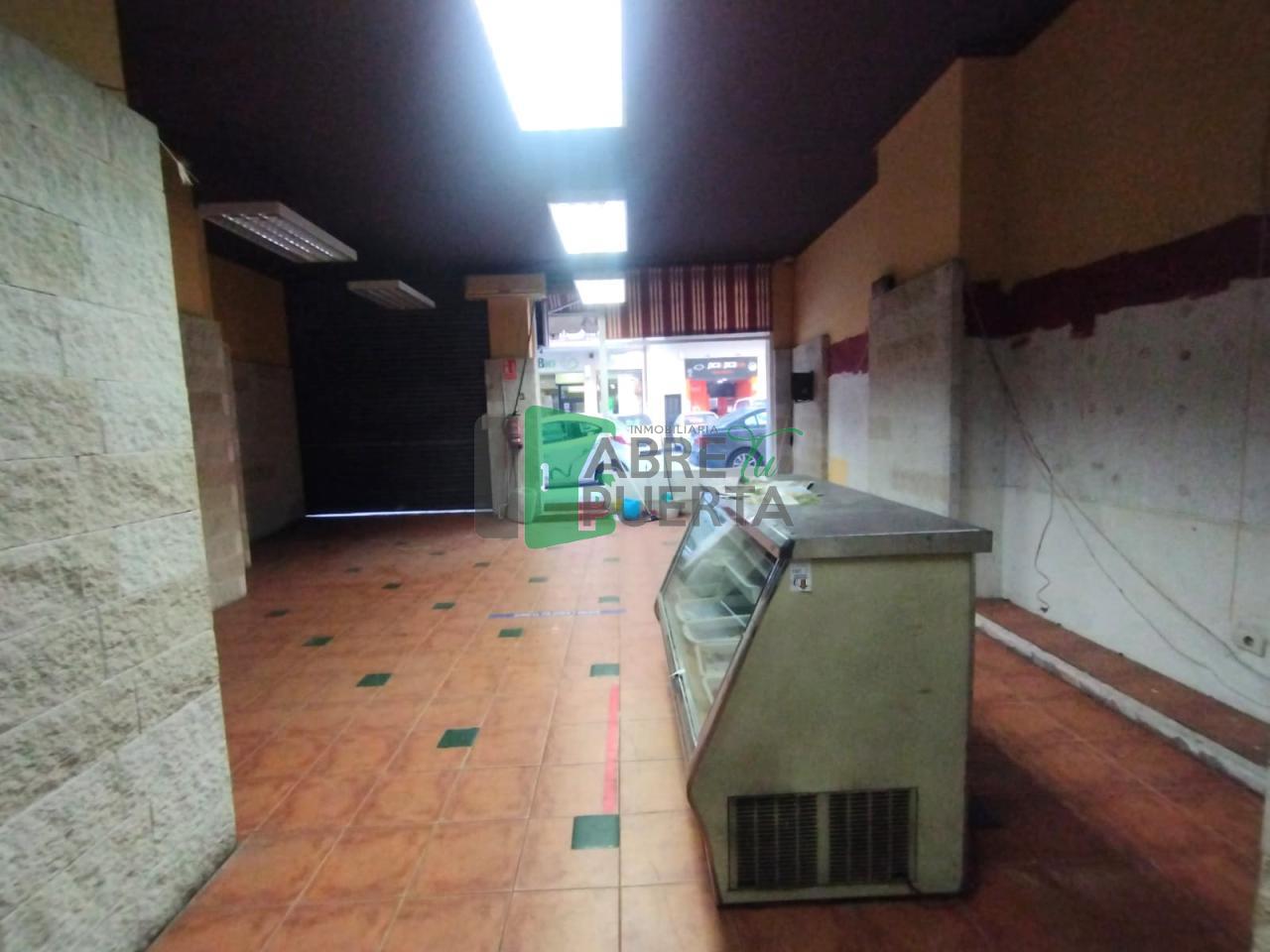 170507722529600024896_170499869296 LOCAL EN EL PUENTE