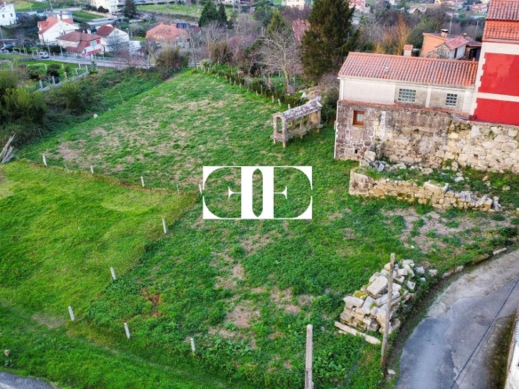 ¡Construye tu paraíso en Valladares: Terreno edificable con vistas privilegiadas en el corazón de Vigo!