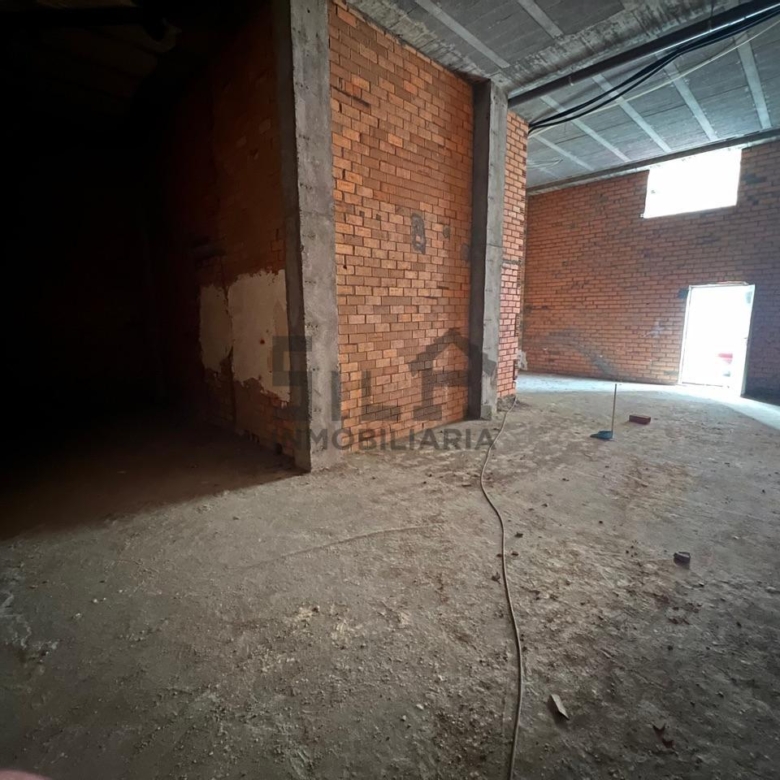 VENTA LOCAL EN CARBALLIÑO