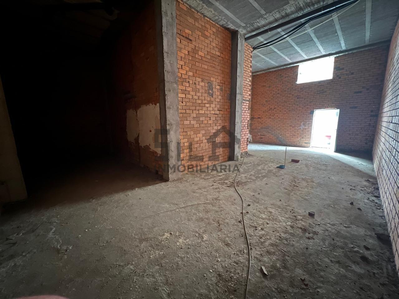VENTA LOCAL EN CARBALLIÑO