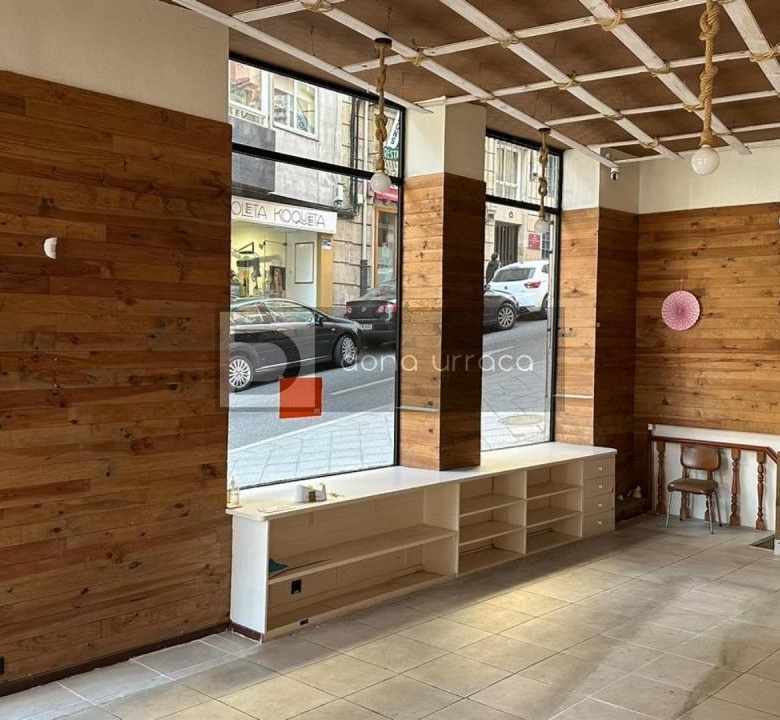 Local comercial en alquiler en Centro