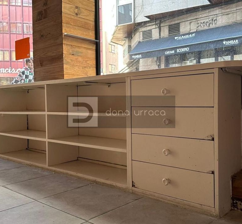 Local comercial en alquiler en Centro