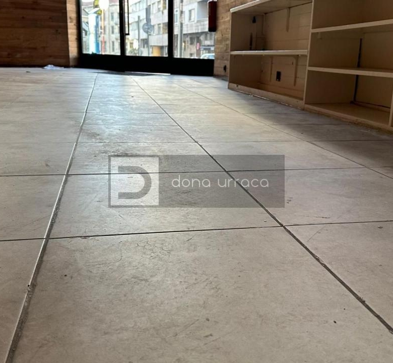 Local comercial en alquiler en Centro
