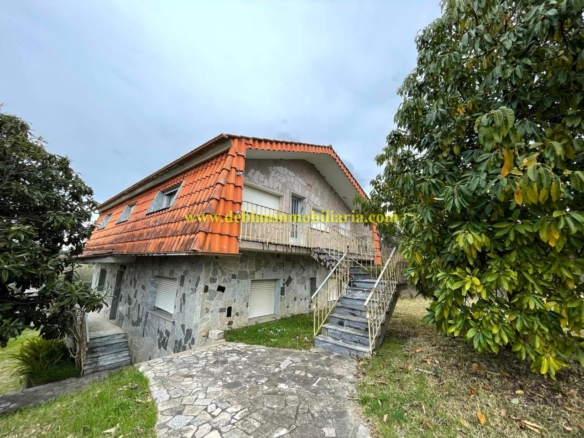 UBICADA EN VALENÇA, QUINTA DO FORTE CON TERRENO DE 22.600 M2
