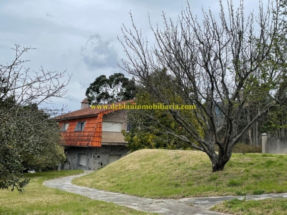 UBICADA EN VALENÇA, QUINTA DO FORTE CON TERRENO DE 22.600 M2