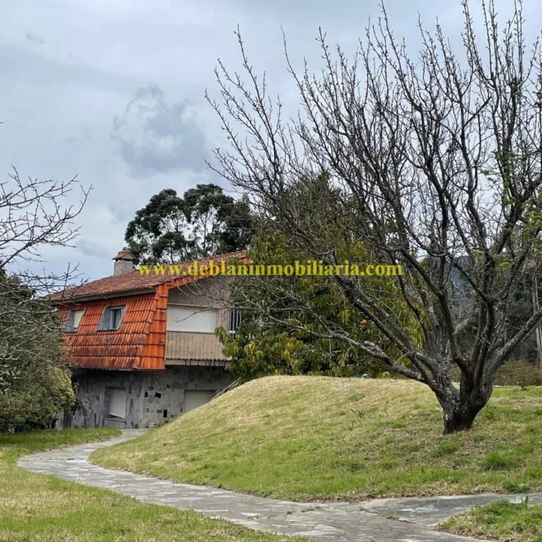 UBICADA EN VALENÇA, QUINTA DO FORTE CON TERRENO DE 22.600 M2