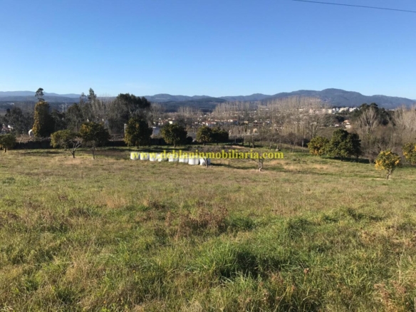 UBICADA EN VALENÇA, QUINTA DO FORTE CON TERRENO DE 22.600 M2