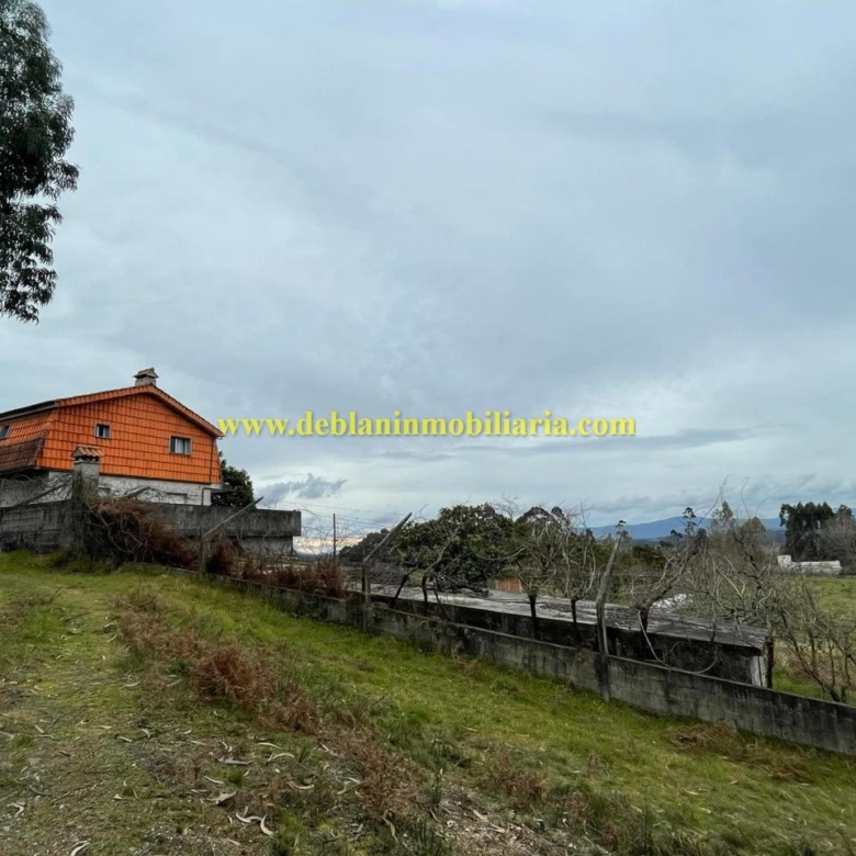 UBICADA EN VALENÇA, QUINTA DO FORTE CON TERRENO DE 22.600 M2