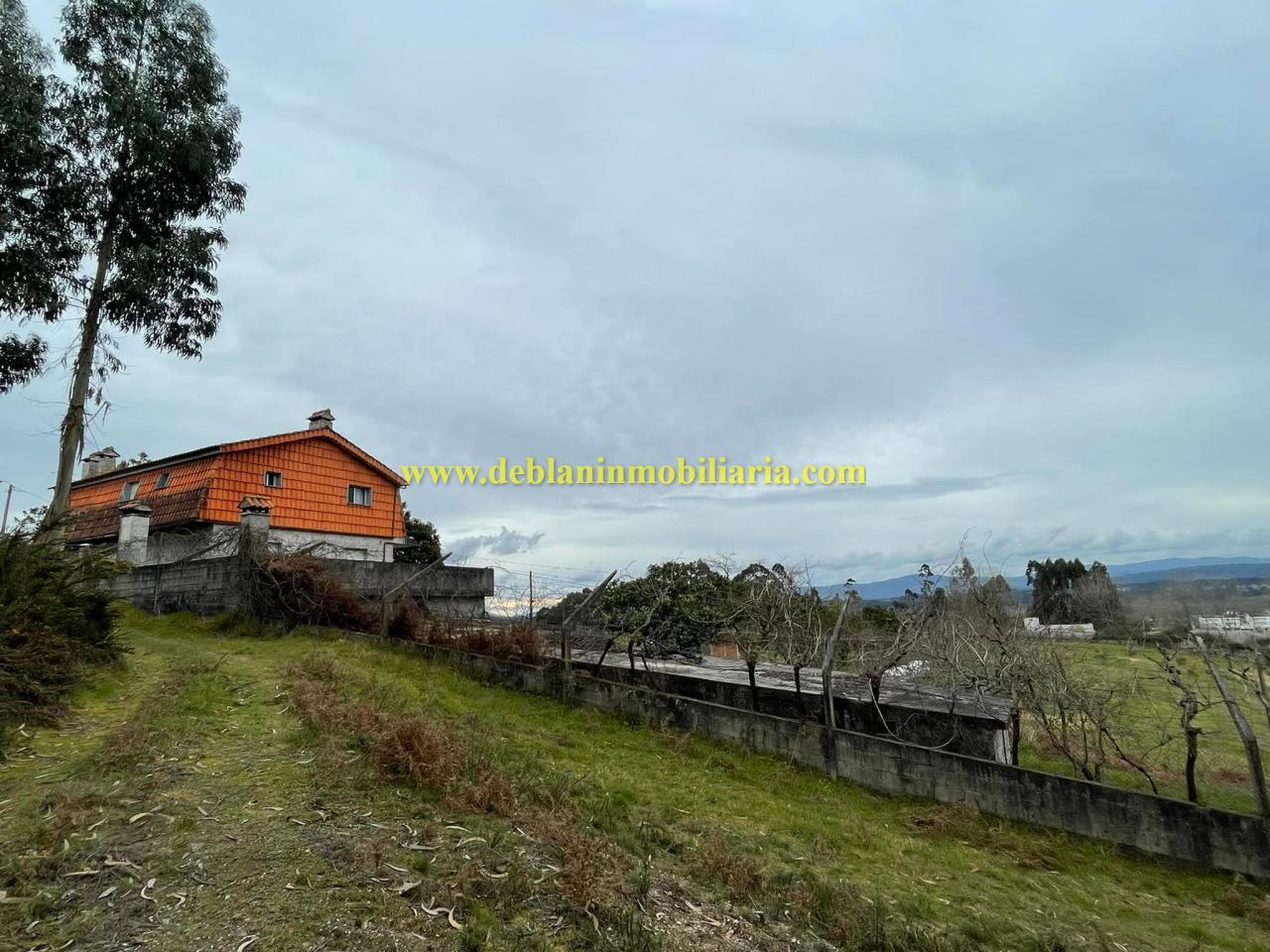 UBICADA EN VALENÇA, QUINTA DO FORTE CON TERRENO DE 22.600 M2