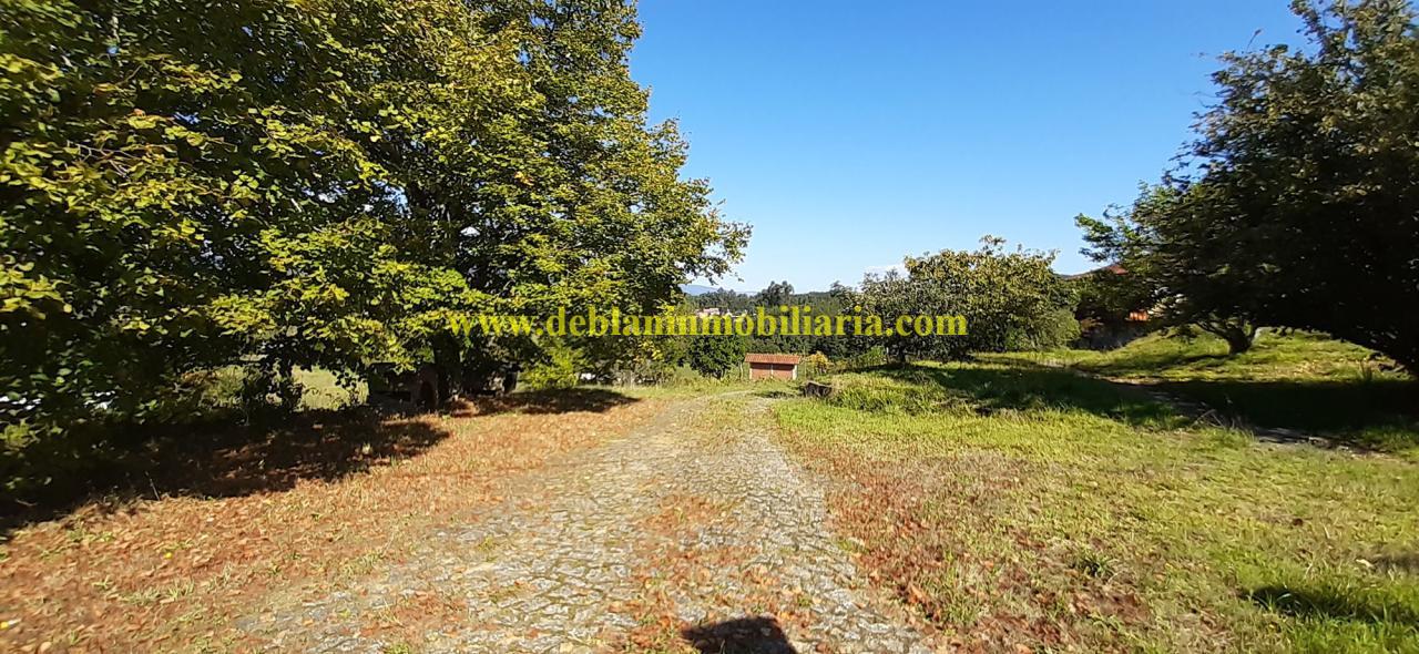 UBICADA EN VALENÇA, QUINTA DO FORTE CON TERRENO DE 22.600 M2