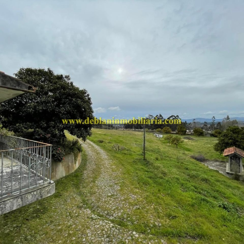 UBICADA EN VALENÇA, QUINTA DO FORTE CON TERRENO DE 22.600 M2