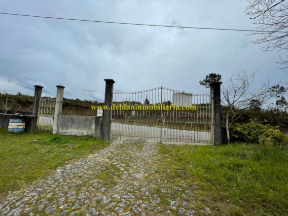 UBICADA EN VALENÇA, QUINTA DO FORTE CON TERRENO DE 22.600 M2