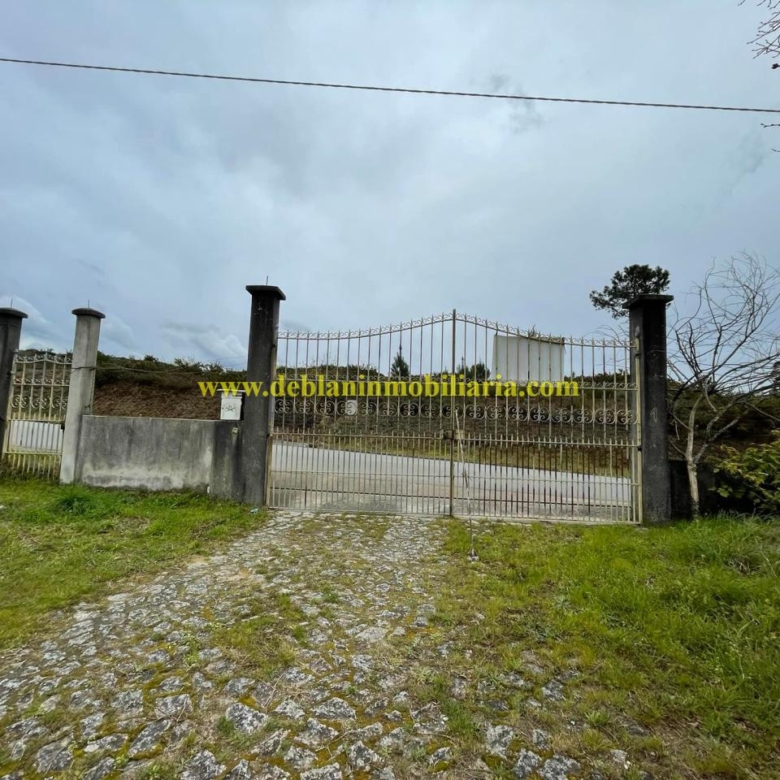 UBICADA EN VALENÇA, QUINTA DO FORTE CON TERRENO DE 22.600 M2