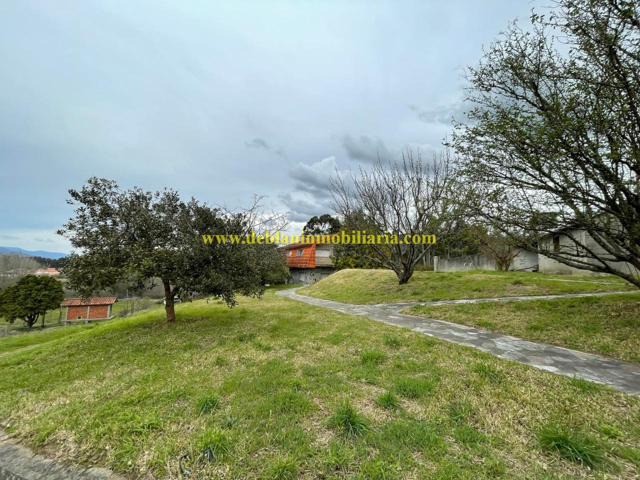UBICADA EN VALENÇA, QUINTA DO FORTE CON TERRENO DE 22.600 M2