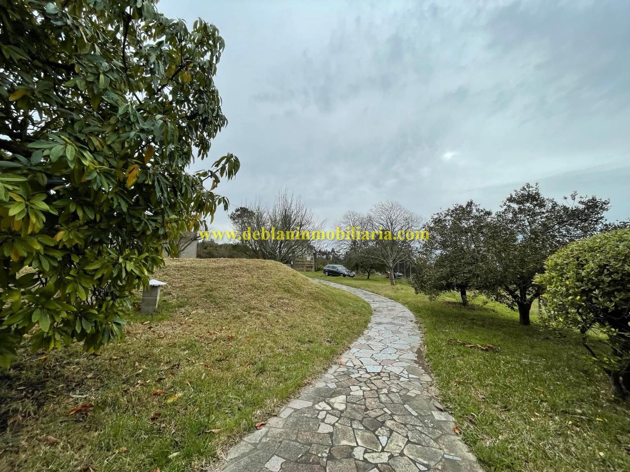 UBICADA EN VALENÇA, QUINTA DO FORTE CON TERRENO DE 22.600 M2