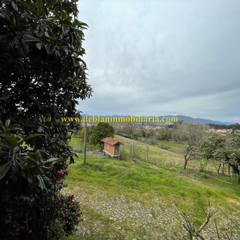UBICADA EN VALENÇA, QUINTA DO FORTE CON TERRENO DE 22.600 M2