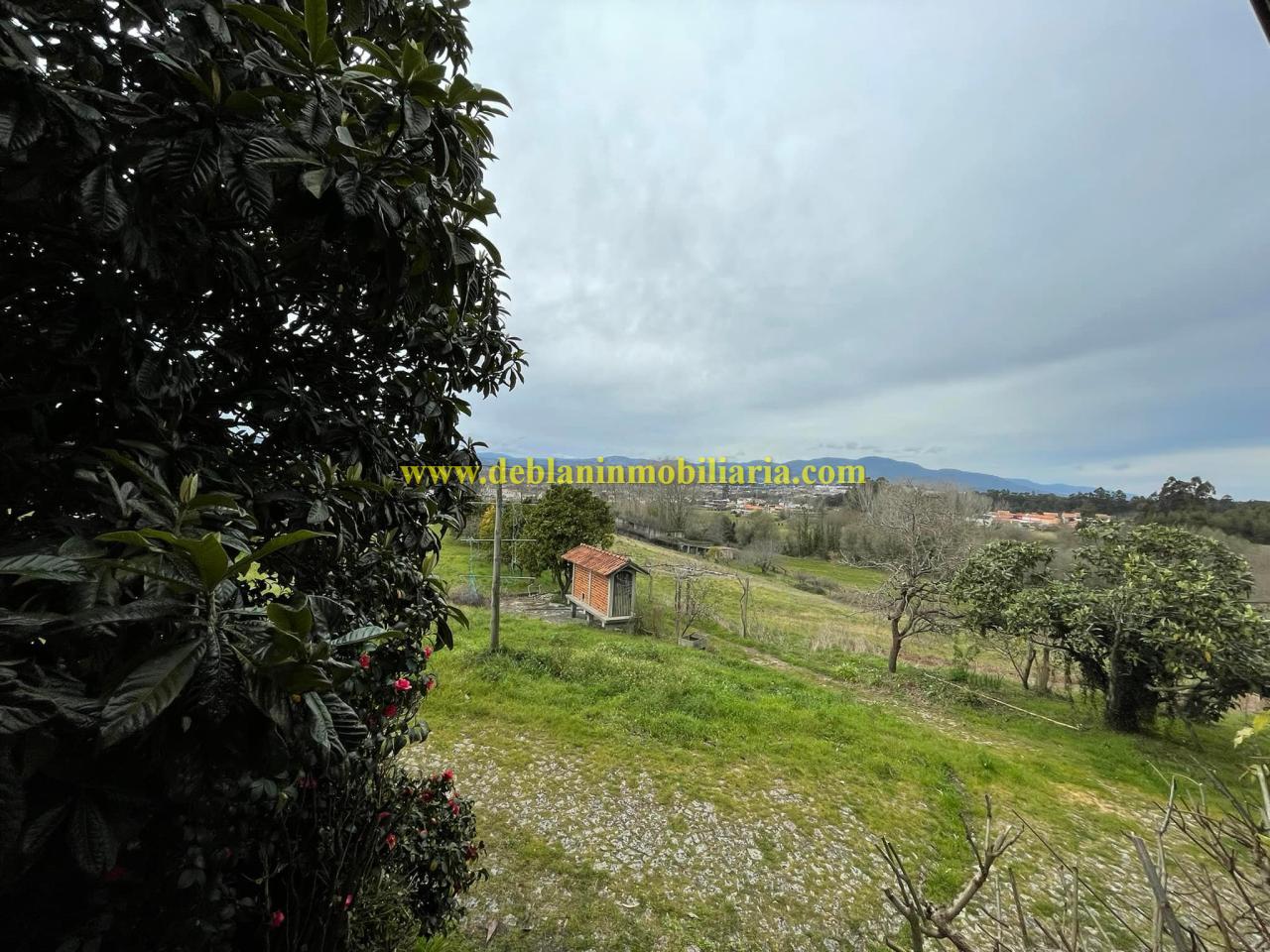 UBICADA EN VALENÇA, QUINTA DO FORTE CON TERRENO DE 22.600 M2
