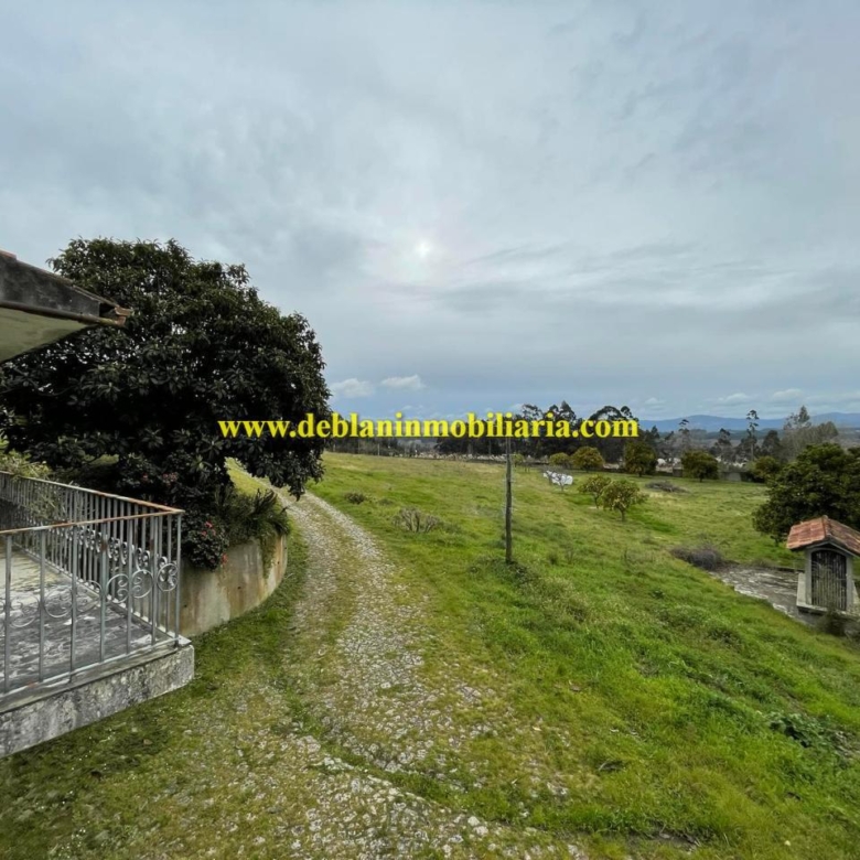 UBICADA EN VALENÇA, QUINTA DO FORTE CON TERRENO DE 22.600 M2