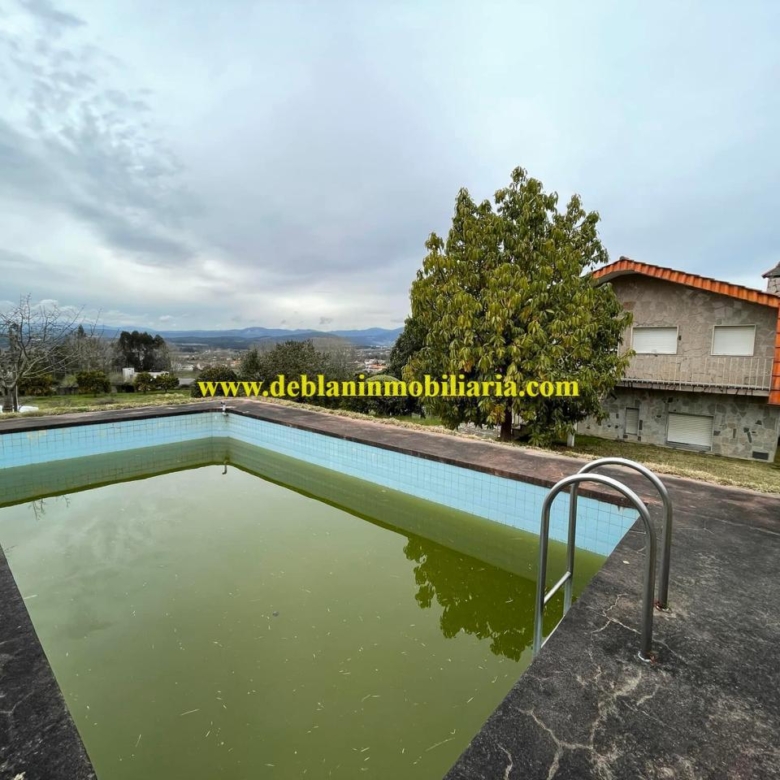 UBICADA EN VALENÇA, QUINTA DO FORTE CON TERRENO DE 22.600 M2