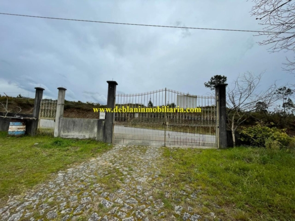 UBICADA EN VALENÇA, QUINTA DO FORTE CON TERRENO DE 22.600 M2
