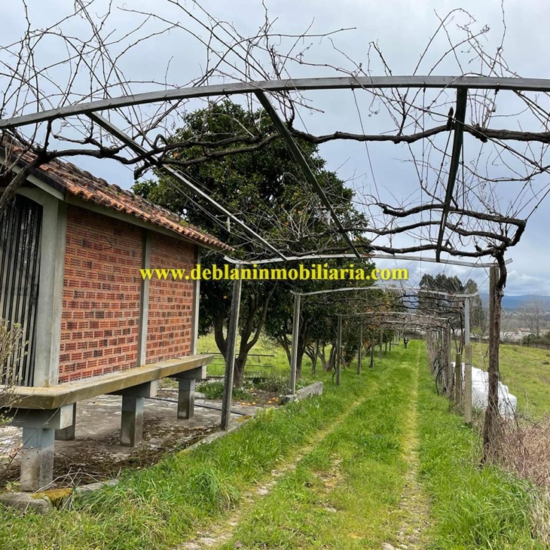 UBICADA EN VALENÇA, QUINTA DO FORTE CON TERRENO DE 22.600 M2
