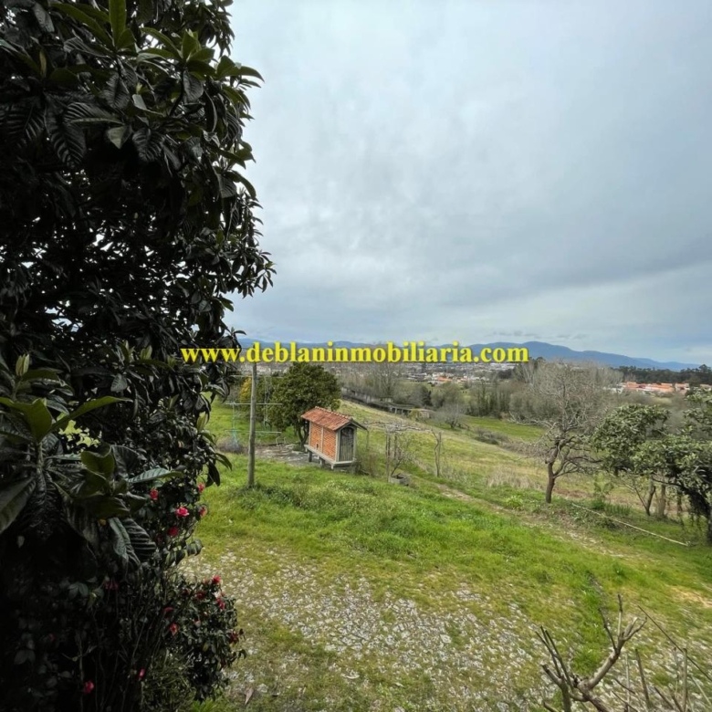 UBICADA EN VALENÇA, QUINTA DO FORTE CON TERRENO DE 22.600 M2