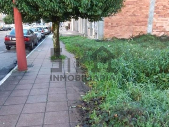 SOLAR 2.700M2 EN CARBALLIÑO