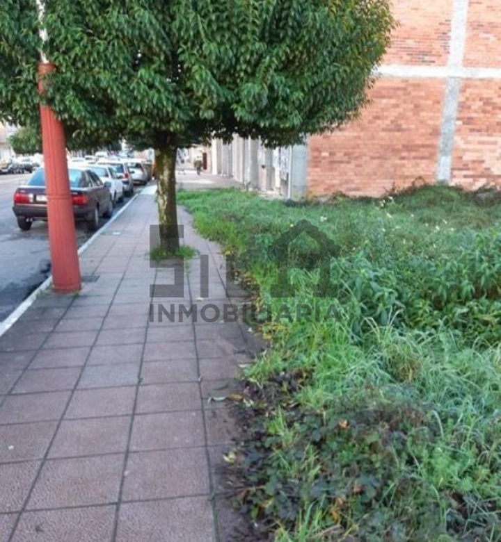 SOLAR 2.700M2 EN CARBALLIÑO