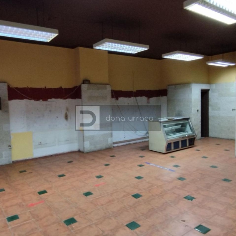 Local en venta en calle San Rosendo