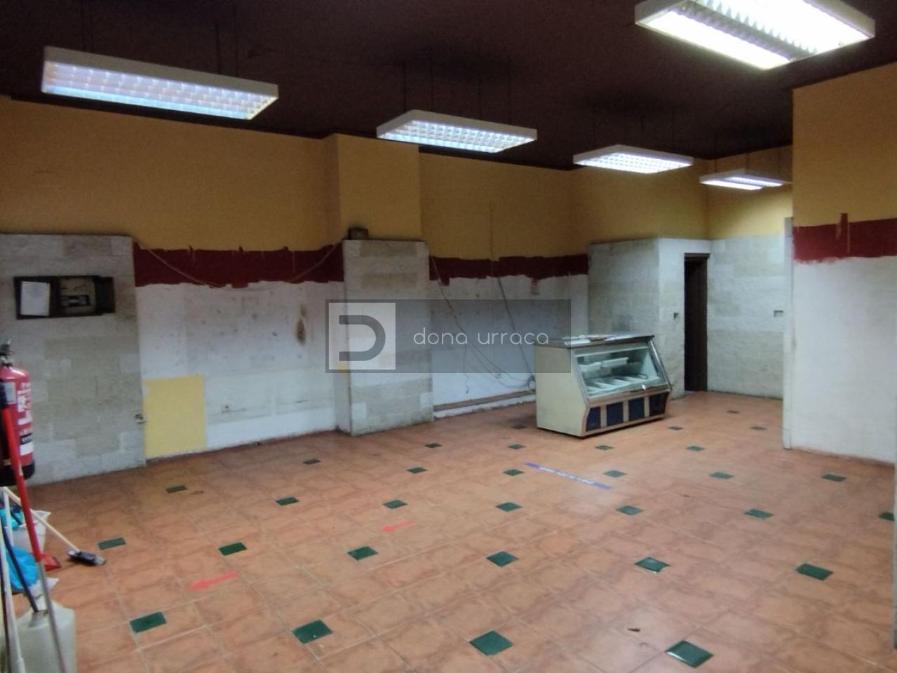 Local en venta en calle San Rosendo
